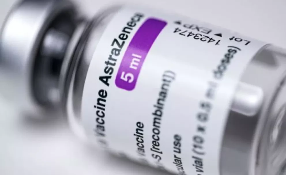 Liberarán vacunas AstraZeneca envasadas en México