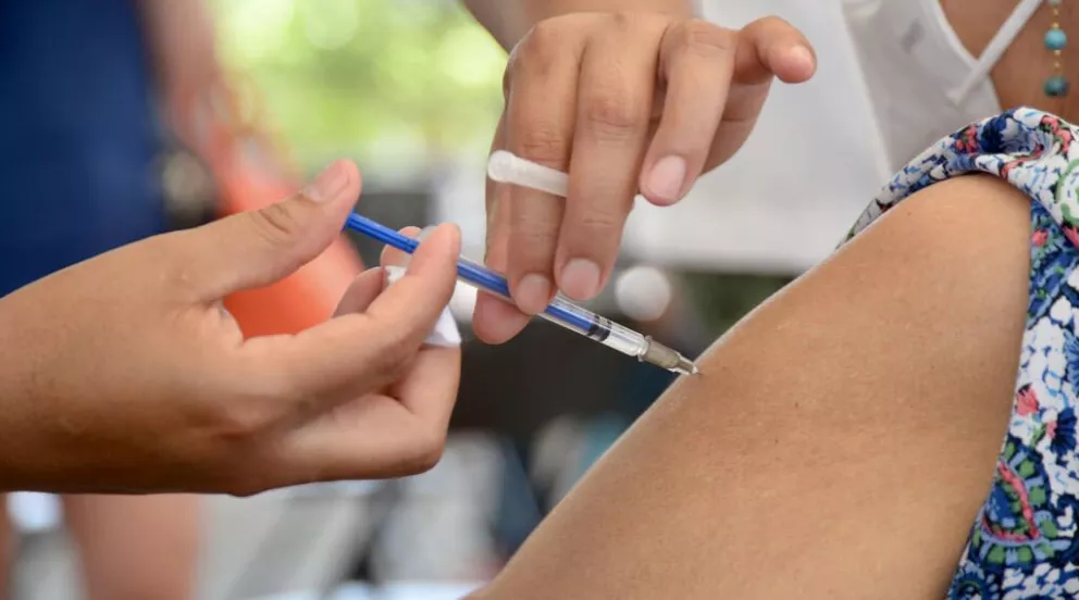 Hoy inicia la vacunación de maestros en Sinaloa