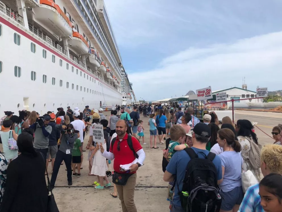 ?Mazatlán al límite de turistas, llegan además 2 cruceros