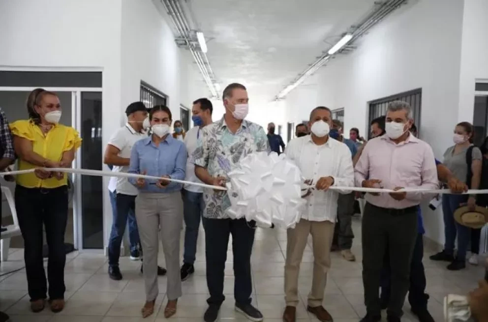 Entrega Qurino Mercado de El Rosario y calle de Cacalotán
