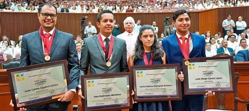 Distinguen a 4 jóvenes sinaloenses con el Premio al Mérito Juvenil 2019