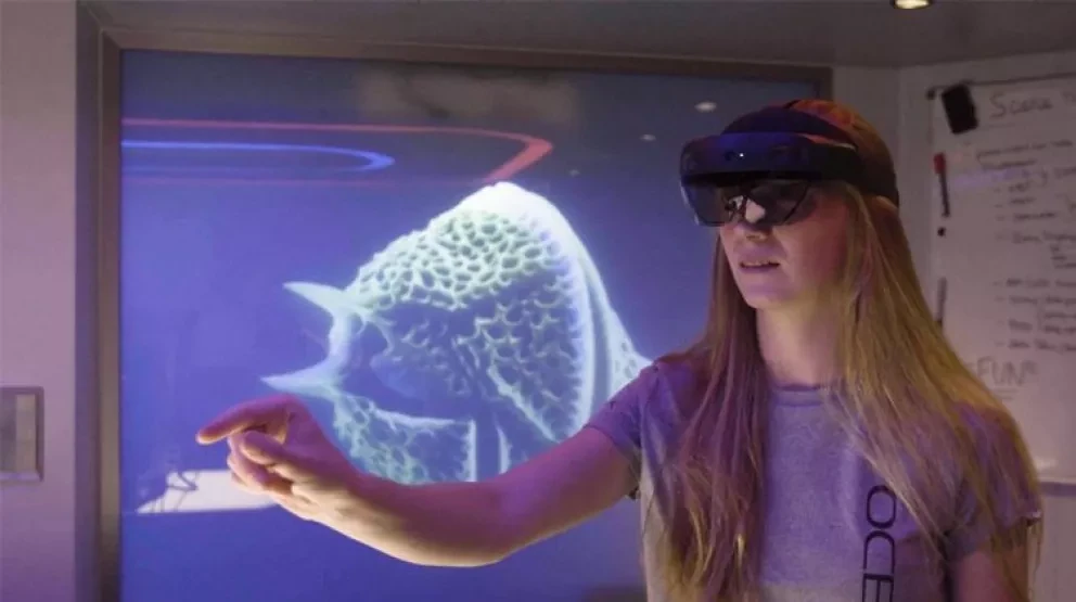 Conoce Mesh. ¡Una plataforma de reuniones con holograma!