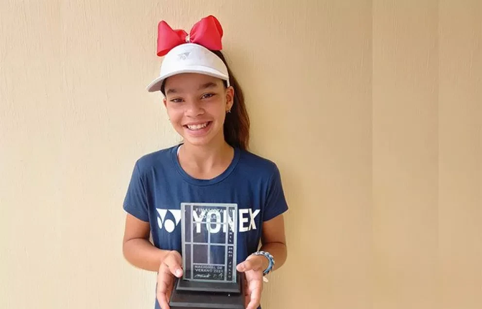 Monserrat Montaño, primera jugadora de Sinaloa en conseguir 2 títulos de finalista en Tenis