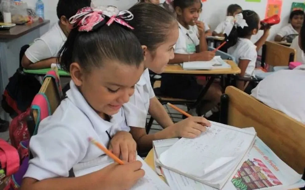 Cerrarán escuelas si algún niño da positivo a Covid-19