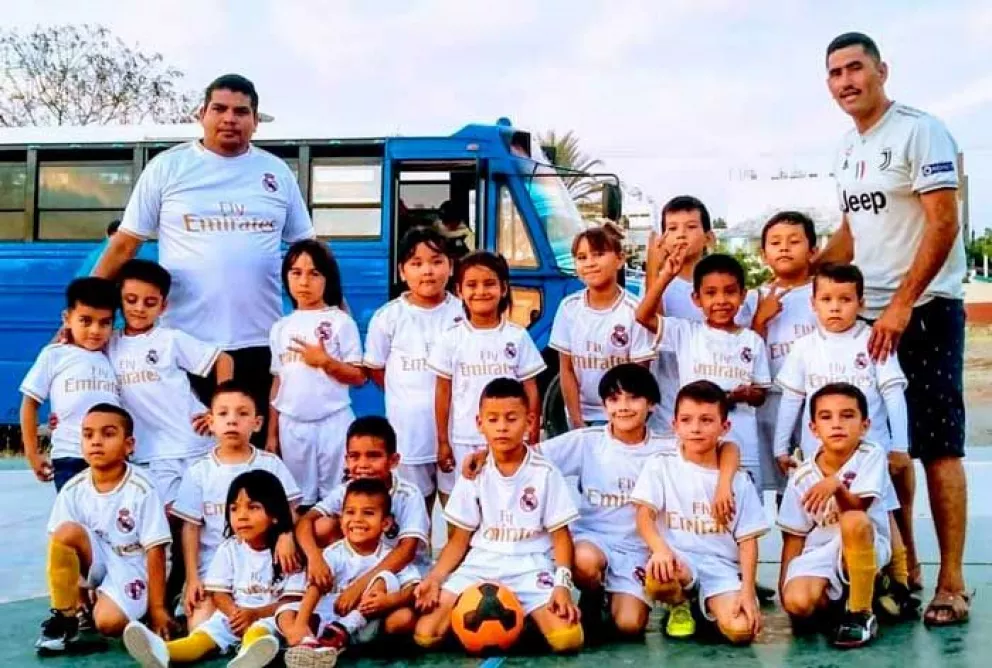 Niños futbolistas de Villa Juárez rumbo a final del torneo Chivas de Culiacán