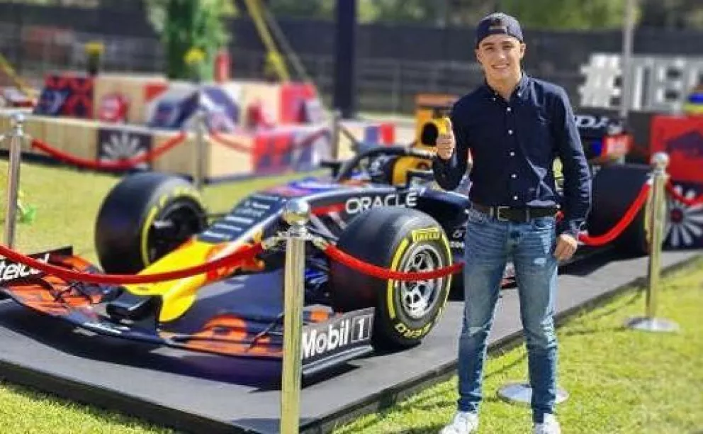 Un nuevo mexicano en las filas de Red Bull Racing