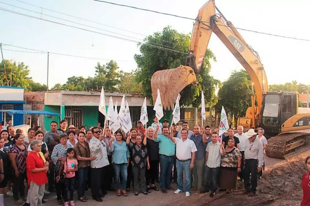Va más pavimento de calle en La Palma, Navolato