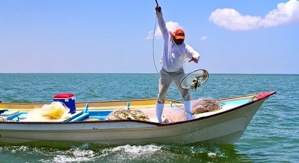 Entregan 7 mil pesos a cada pescador y productores acuícolas