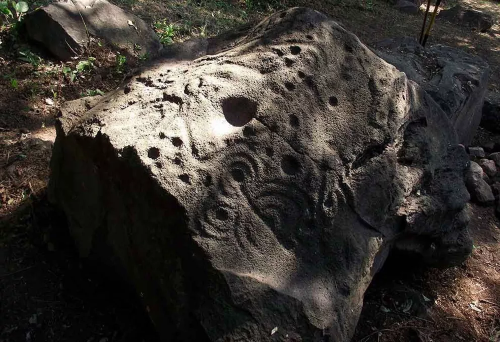 Encuentran 108 petroglifos de más de 3 mil años en México
