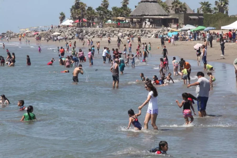 Analizan el tema del cierre de playas en Navolato