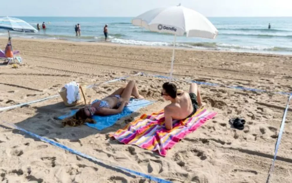 ¿Celebrar el ‘Grito’ de Independencia en playa o alberca en tiempos de Covid?