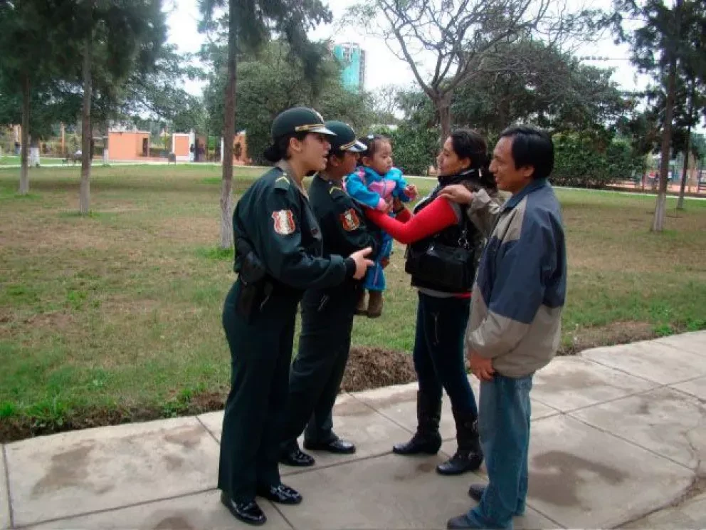 Ayuda a tu Policía