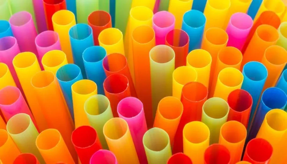 Popotes comestibles para salvar a los océanos