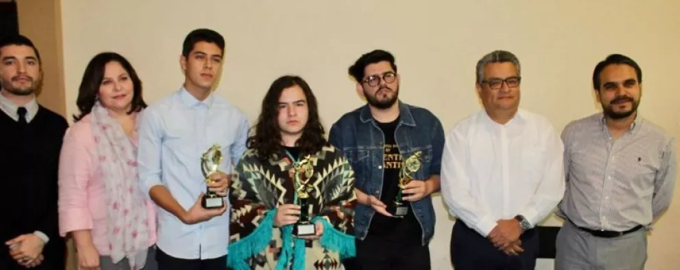 Premian a ganadores del concurso Previenen en Corto