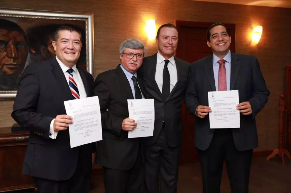 Cambian 3 secretarios en gobierno de Sinaloa