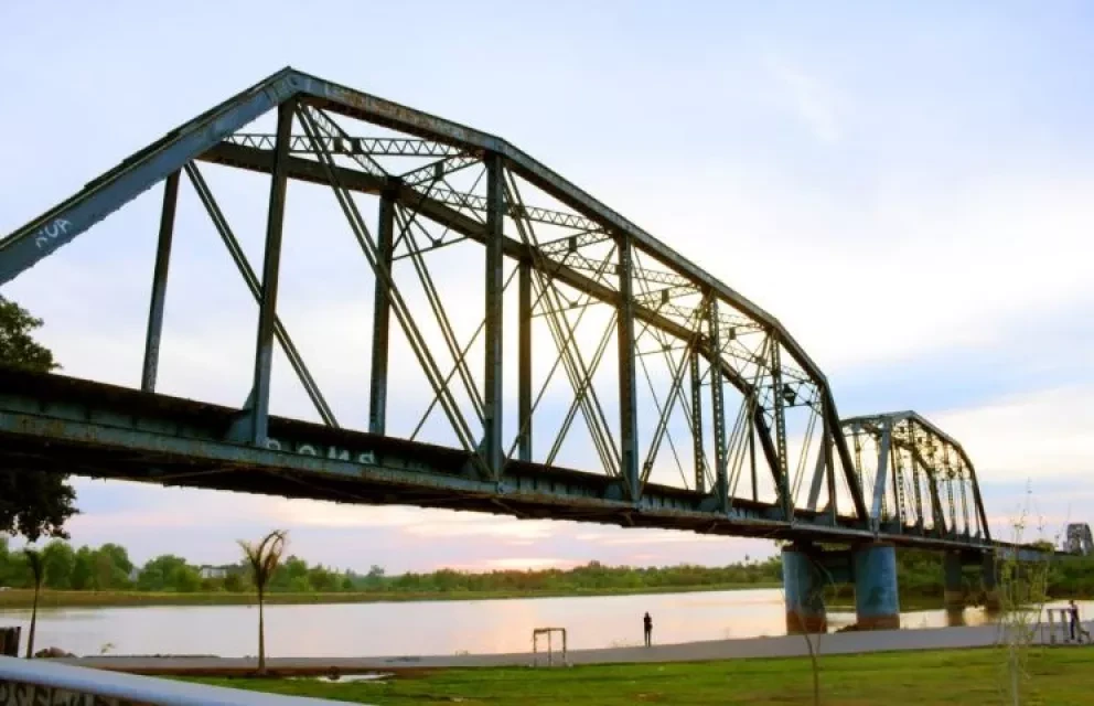 Quieren rehabilitar y embellecer el puente negro en Culiacán