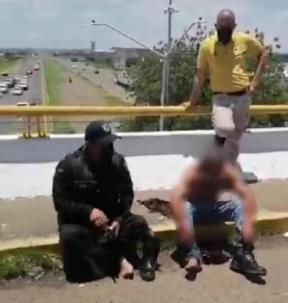 Con un par de botas, policía le salva la vida a un hombre en Culiacán