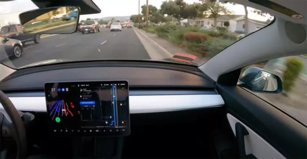 Recorren un Tesla Model 3 totalmente autónomo de San Francisco a Los Ángeles