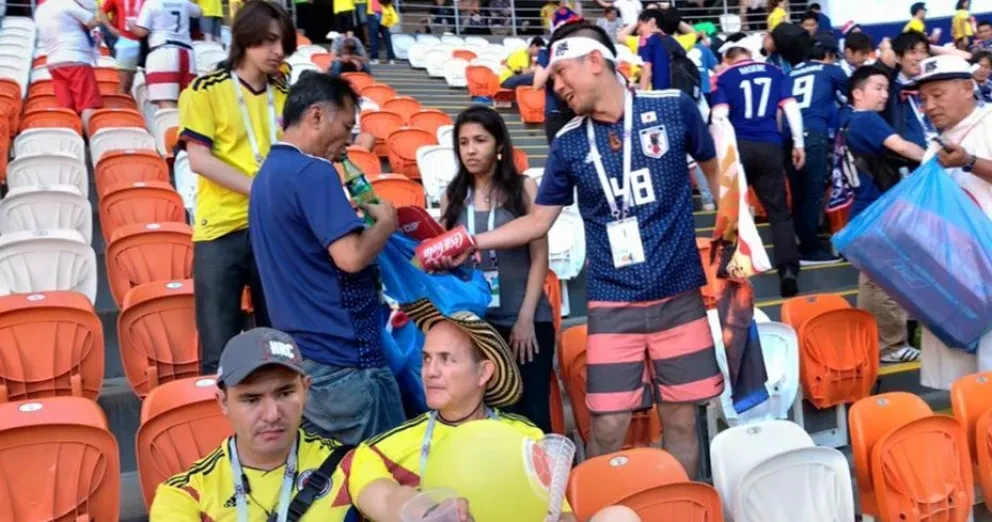 ¿Qué tiene que ver limpiar un estadio con la paz de un país?
