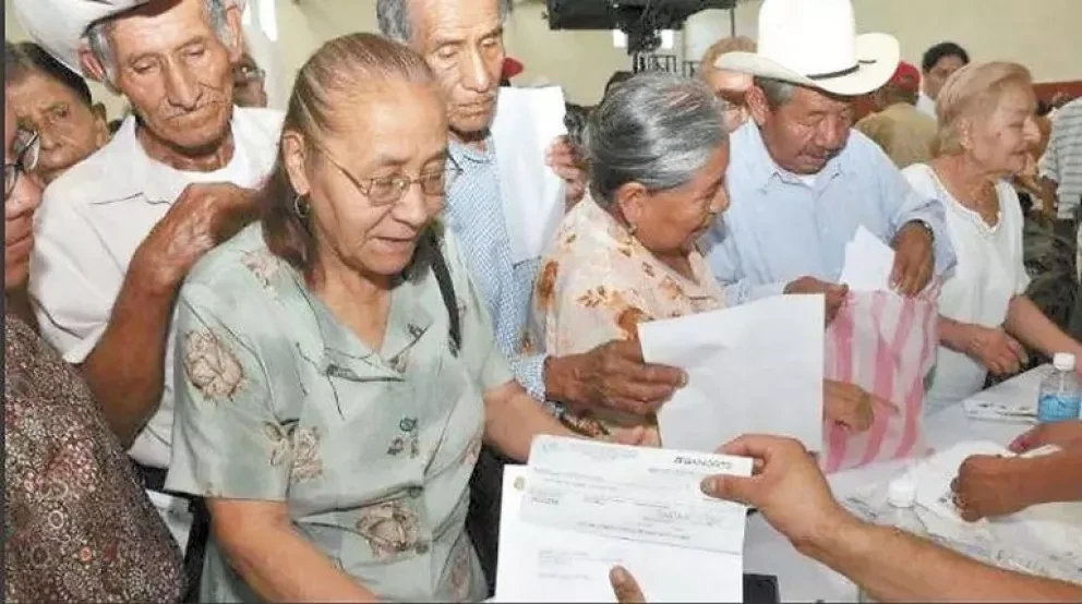 ¿Qué necesitas para registrarte para la pensión de adultos mayores?
