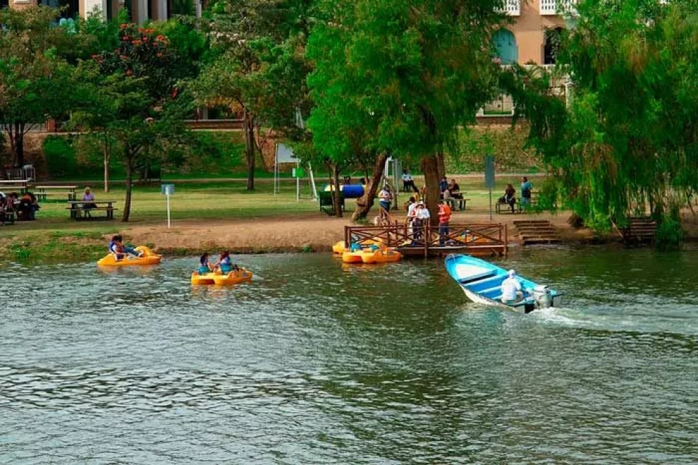 Disfruta del paseo por el río del Parque Las Riberas