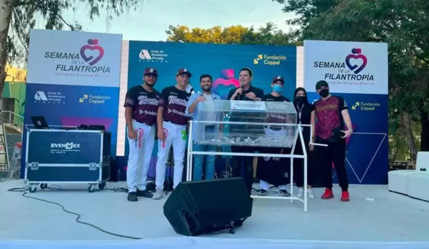 Tomateros de Culiacán regala autógrafos y casacas en Semana de la Filantropía