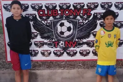 Seleccionan Dos niños futbolistas de Villa Juárez para entrenar en el América