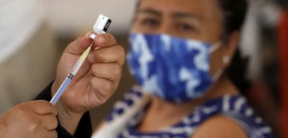 Aumenta el número de vacunados en México: Mitofsky