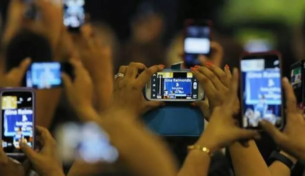 ¿Cuántos latinoamericanos tienen un smartphone?
