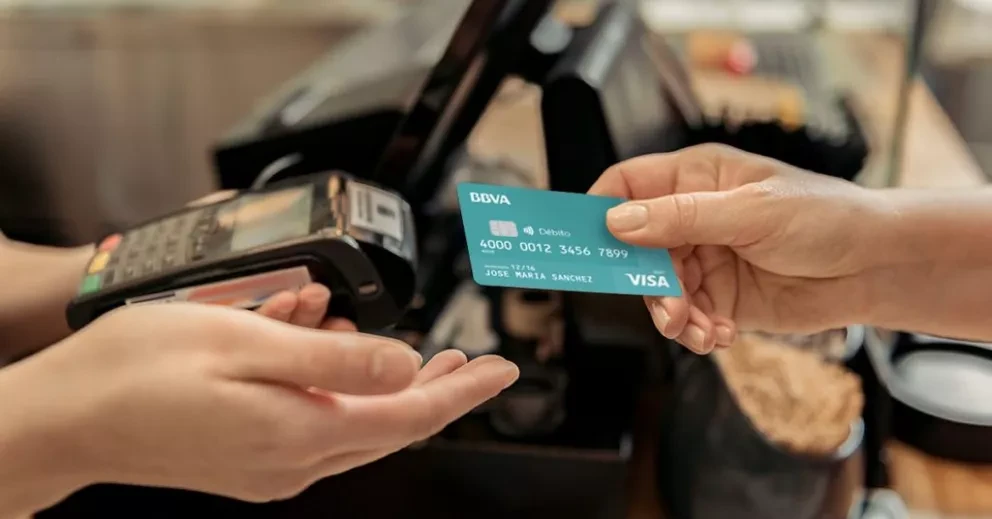 Pandemia incrementa el pago con tarjetas de débito