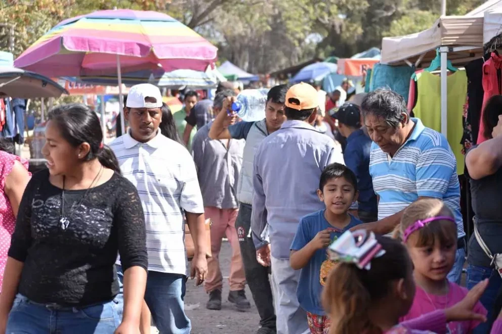 El tianguis de Villa Juárez une culturas y alienta la convivencia