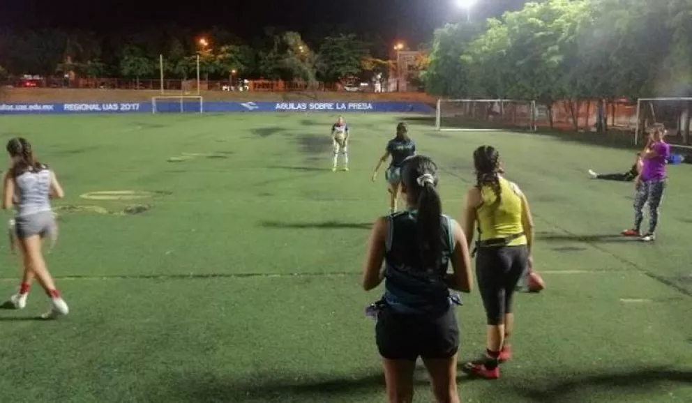 Nuevas jugadoras forman parte del equipo de tocho femenil de la UAS