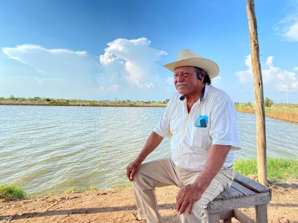 Tomás Ramírez cría camarones en agua dulce en Sindicatura de Villa Juárez