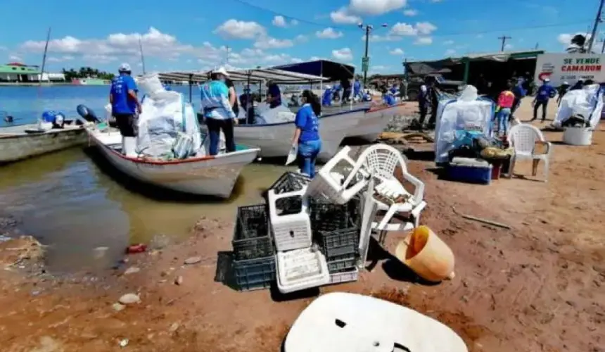 Gana premios por pescar plástico en la Bahía de Altata