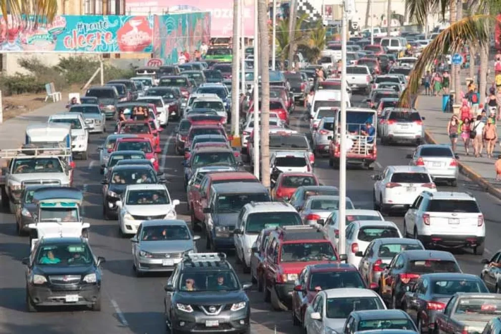 ¿Autos y semáforos que hablan entre sí para evitar accidentes?