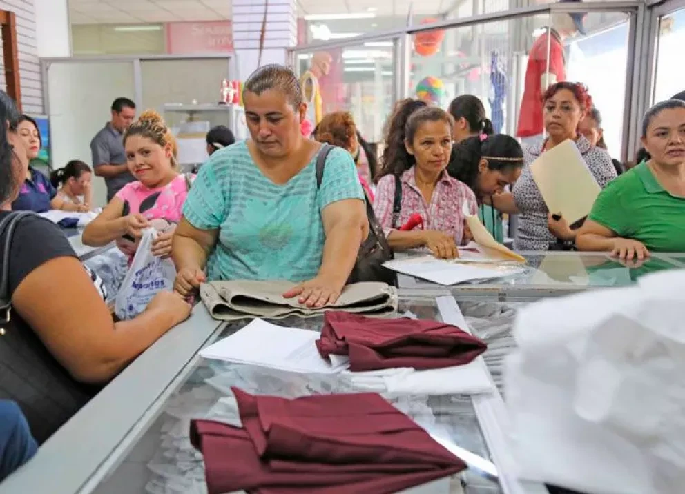 8 de agosto, inicia canje de uniformes y útiles escolares