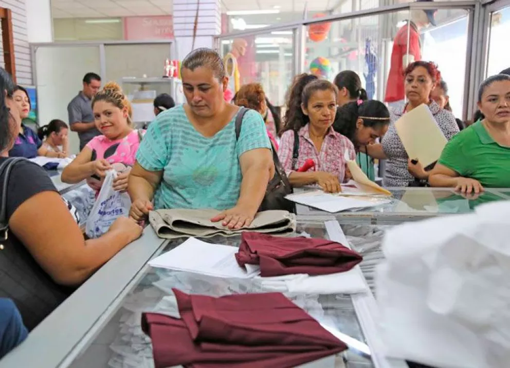 8 de agosto, inicia canje de uniformes y útiles escolares
