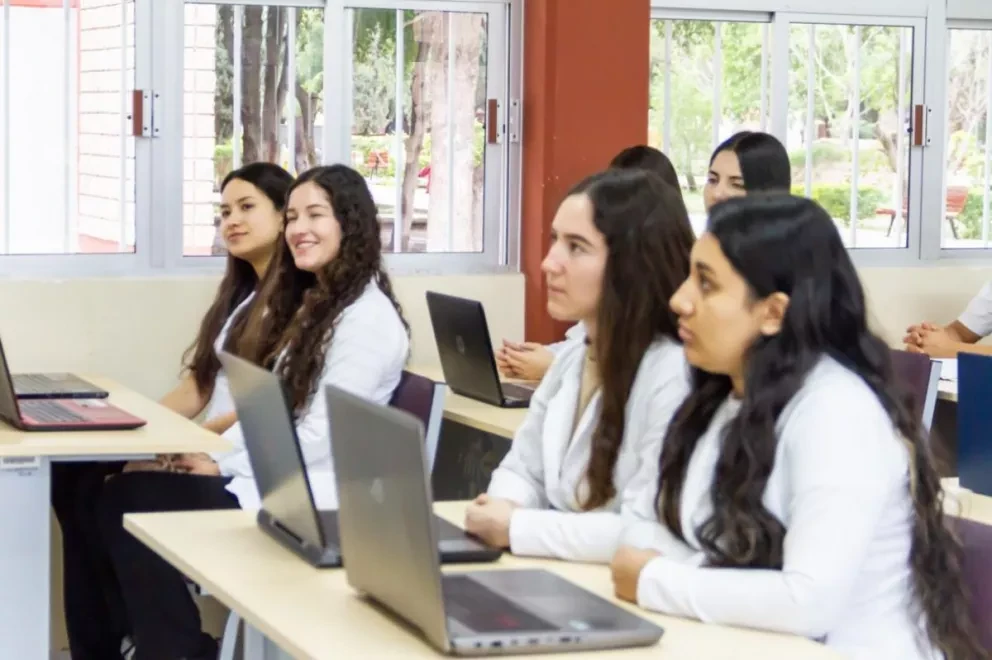 Concretan Unidad de Educación Virtual de la UAdeO