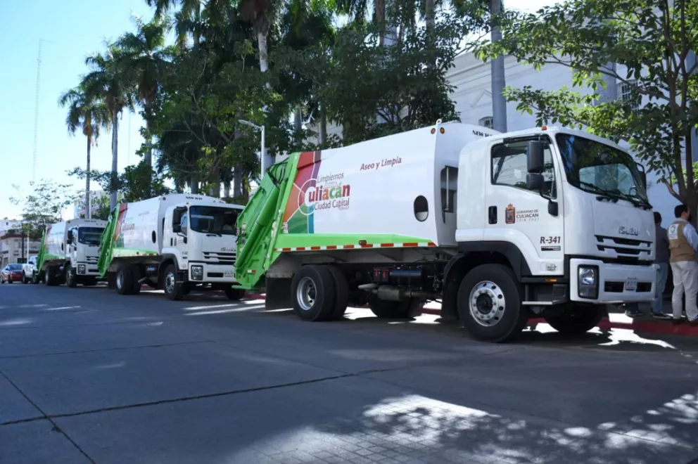 Ferreiro entrega 3 camiones recolectores de basura a sindicaturas de Culiacán
