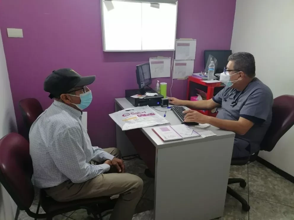 Adultos mayores recibirán cirugías de catarata gratis