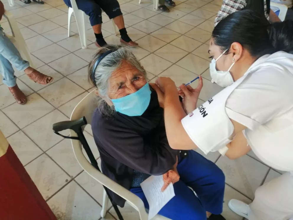 Salud vigila centros de vacunación contra Covid-19