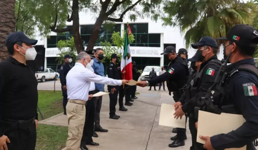 Reconocen a policías y tránsitos de la SSPyTM por hechos sobresalientes