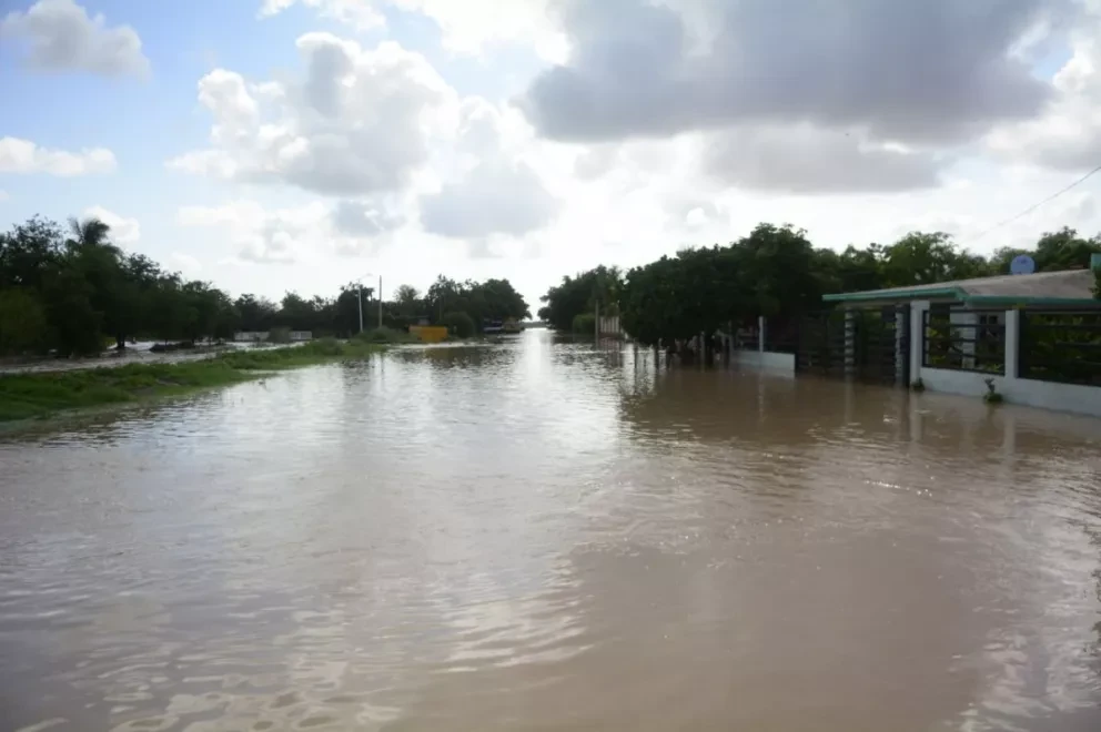 Estrada Ferreiro en comunidades afectadas por Nora en Eldorado