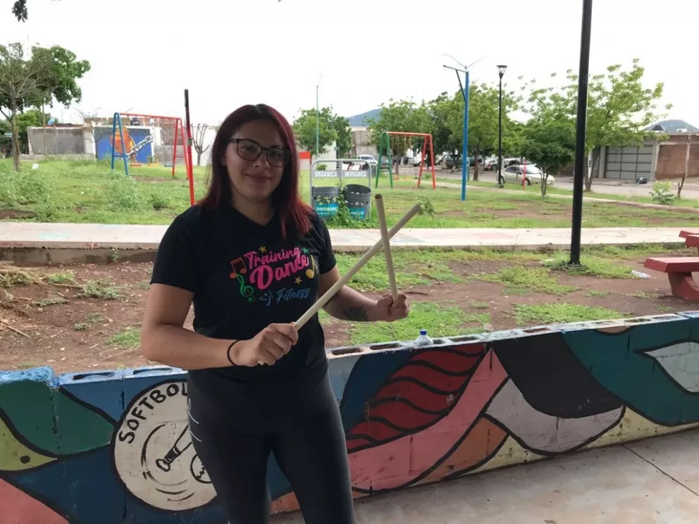 Carmen pone a bailar a las mujeres de Alturas del Sur