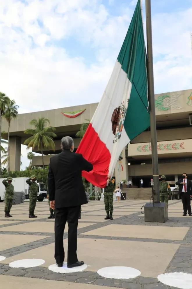Izan bandera e inician los Festejos Patrios