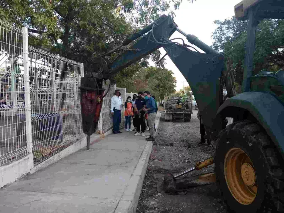 Inician construcción de rampas de acceso a 40 parques de Culiacán