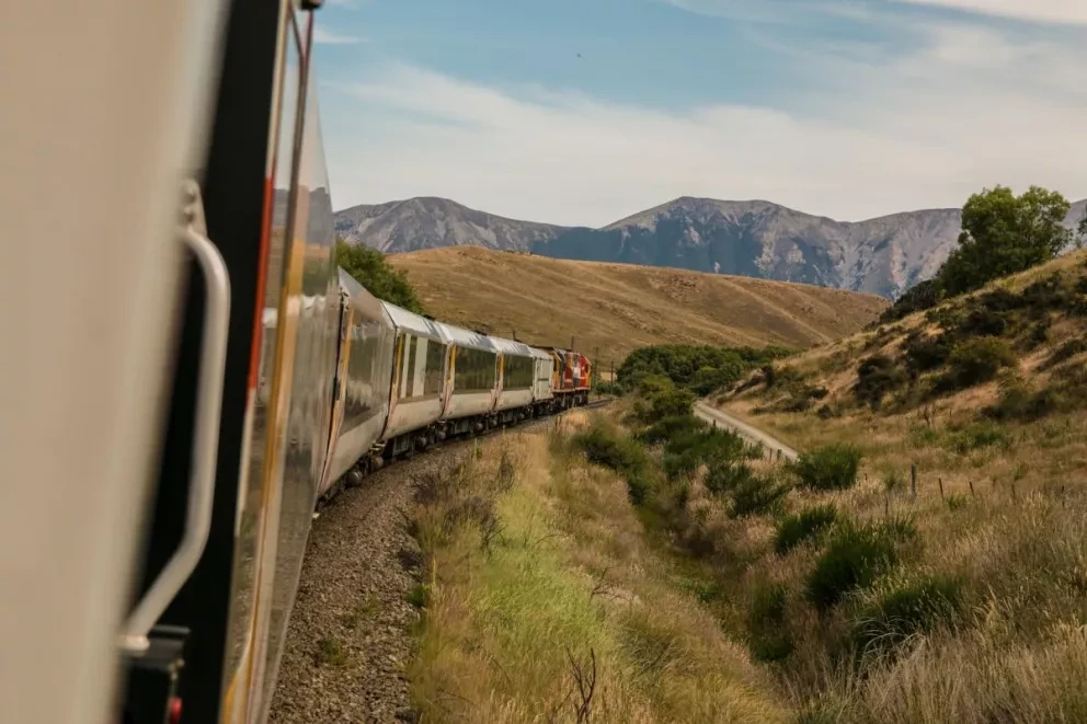 AMLO Utilidades del Tren Maya será para la jubilación del ISSSTE y las Fuerzas Armadas. . Foto: Josh Nezon
