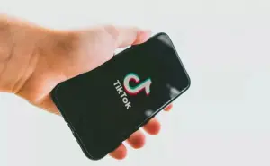 Qué pasa el 3 de diciembre, contexto del suéter en Tiktok, te decimos qué significa