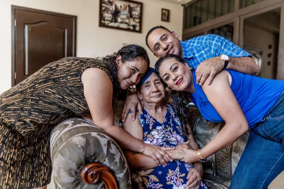Le retiran a Doña Maurilia un tumor del tamaño de una manzana que tenía en la cabeza