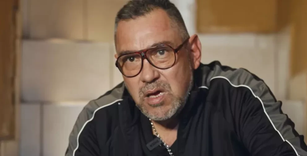 Bernardo perdió a su familia por ser novio de “la mona”